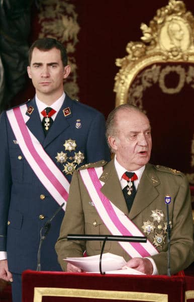 Scopri di più sull'articolo Il re di Spagna abdica: ma ha ancora senso che esistano famiglie reali?