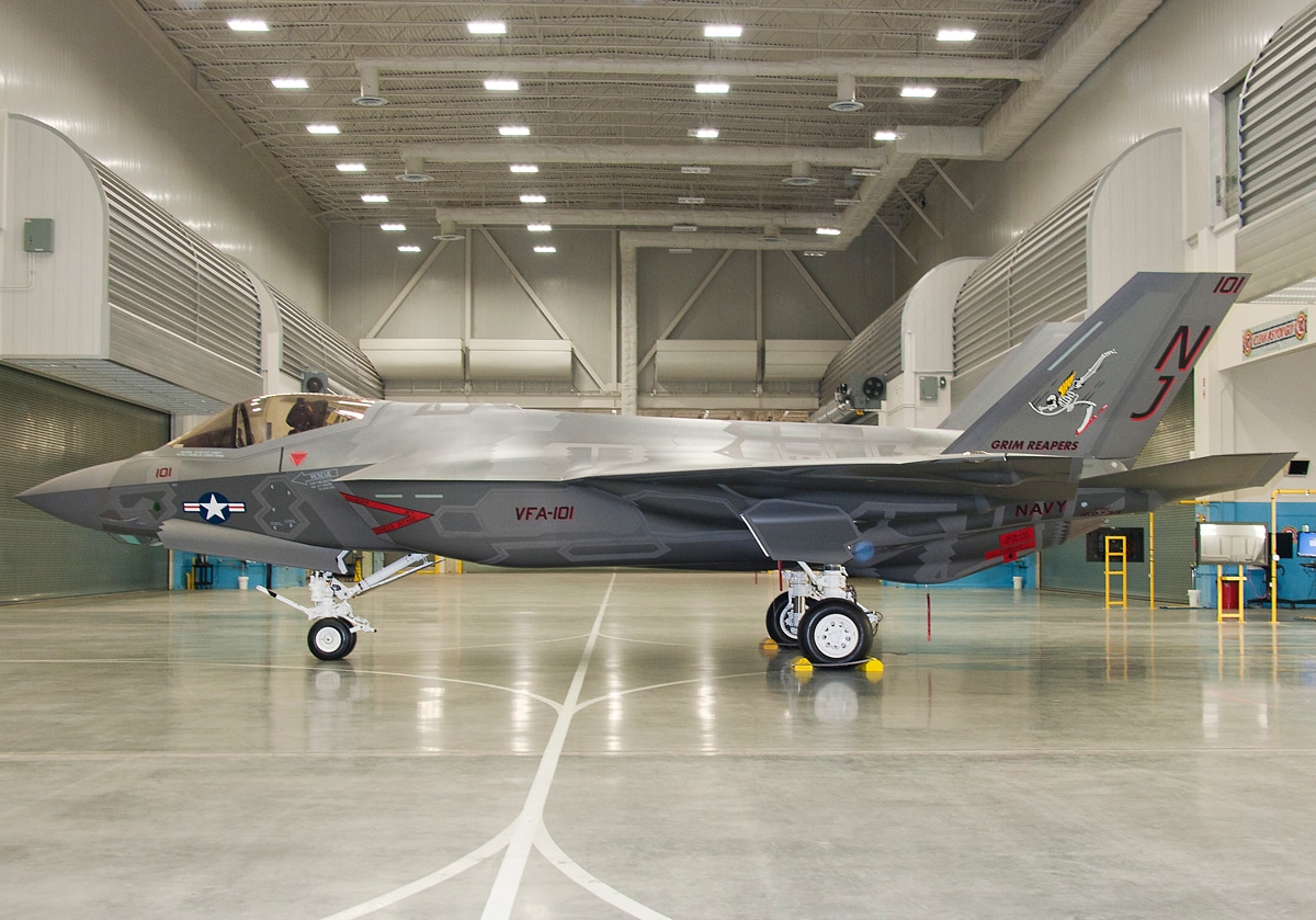 Scopri di più sull'articolo Gli USA sospendono tutti i loro F-35: il Diavolo fa le pentole ma non i coperchi …