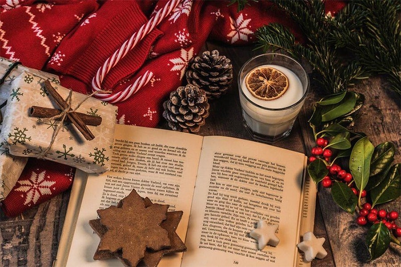 Scopri di più sull'articolo Jólabókaflód, la tradizione natalizia islandese: si regalano i libri e si leggono insieme